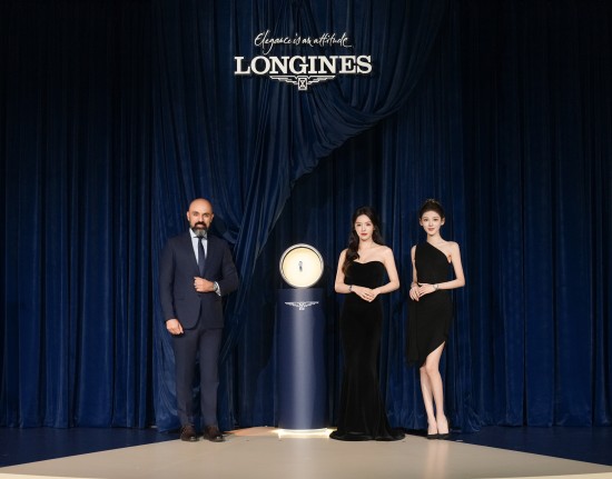 浪琴表南京快閃空間揭幕 演員蔡文靜、張予曦以“優雅態度”對話女性成長_fororder_圖片 2