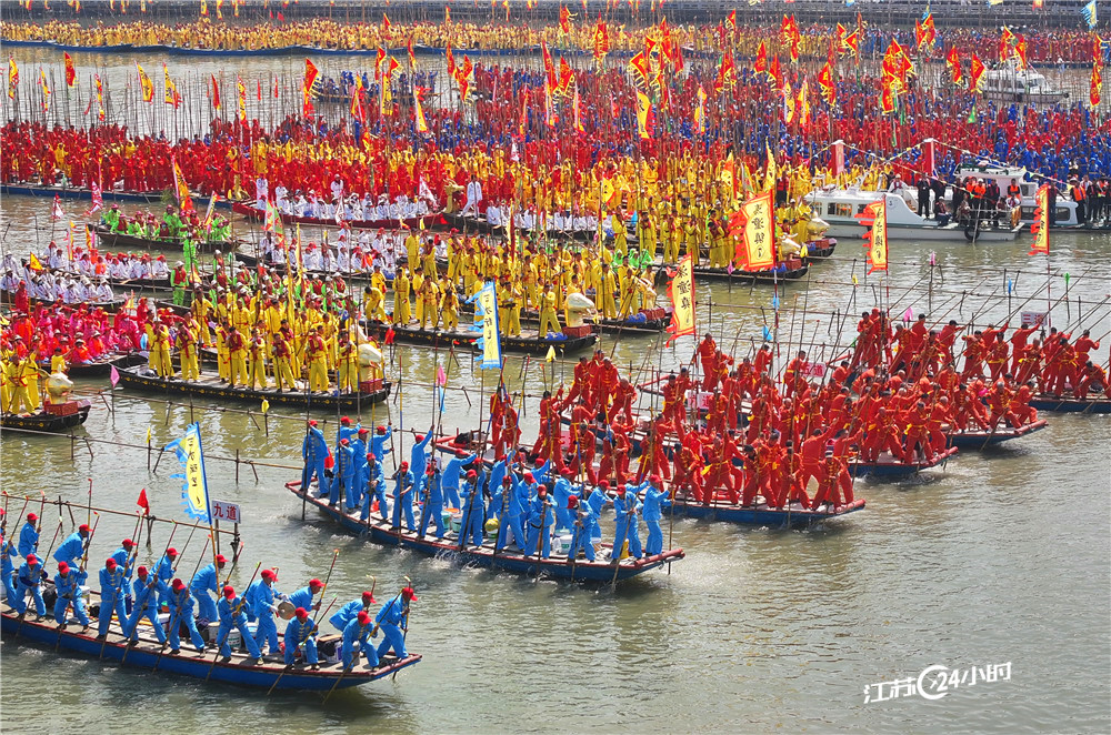 泰州：中外遊客見證“世界最大水上廟會”