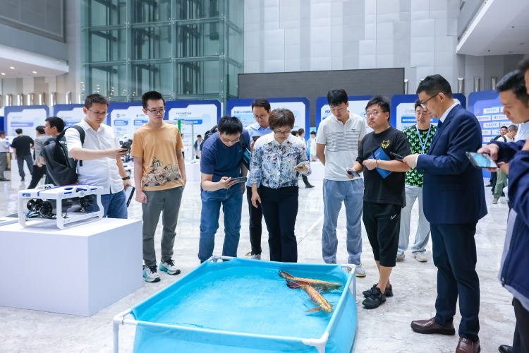 南京市舉行2025智慧機器人發展大會_fororder_2