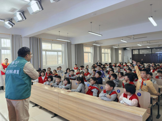 書香潤心靈 電流啟智慧——世界讀書日誌願活動走進淮安曙光雙語學校_fororder_圖片 2