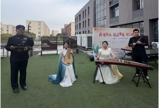 泰州職業技術學院藝術學院開展“十月的獻禮” 美育系列實踐活動_fororder_圖片 4