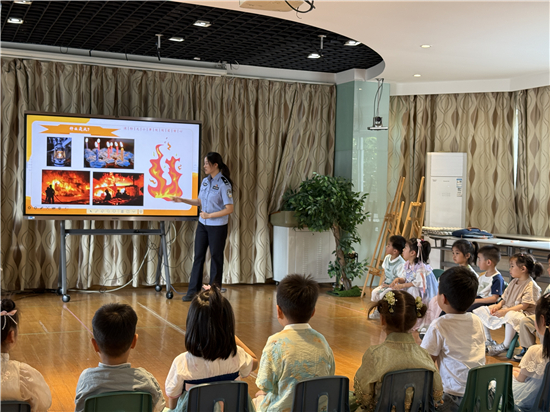 南通市公安局崇川分局和平橋派出所開展安全教育進幼兒園活動_fororder_圖片8