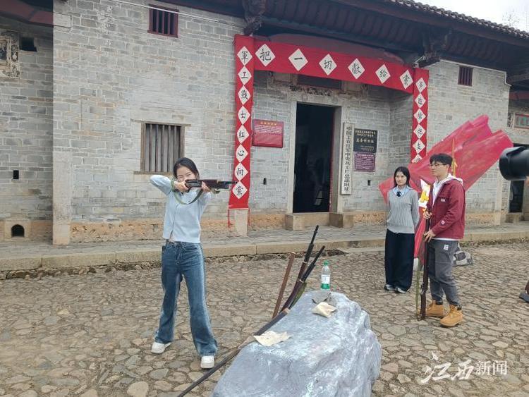 “讓歷史告訴未來——國防動員·人民防空紅色溯源贛南采風行”巡禮