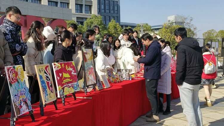 江西農業大學南昌商學院：赤子丹心傳“遺”脈 “賽踐研展”融合育新人