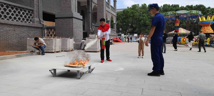 “慶國慶 保平安”——贛州寧都消防走進寧都州城文化街區開展宣傳活動