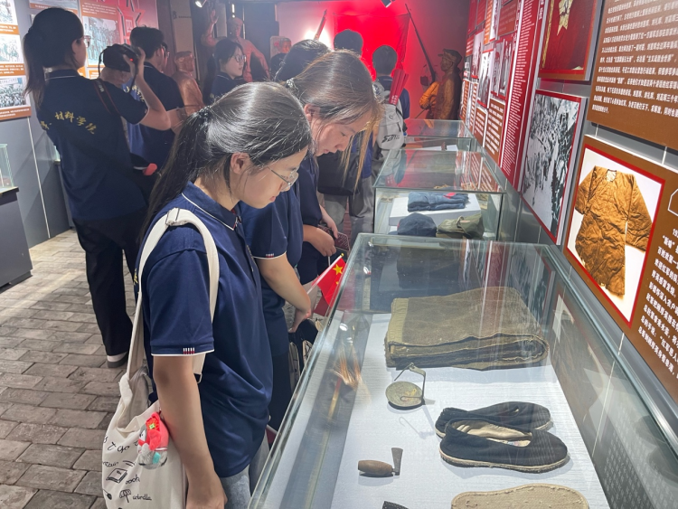 東華理工大學：青春足跡踏熱土 紅藍暖色繪新餘_fororder_圖片1