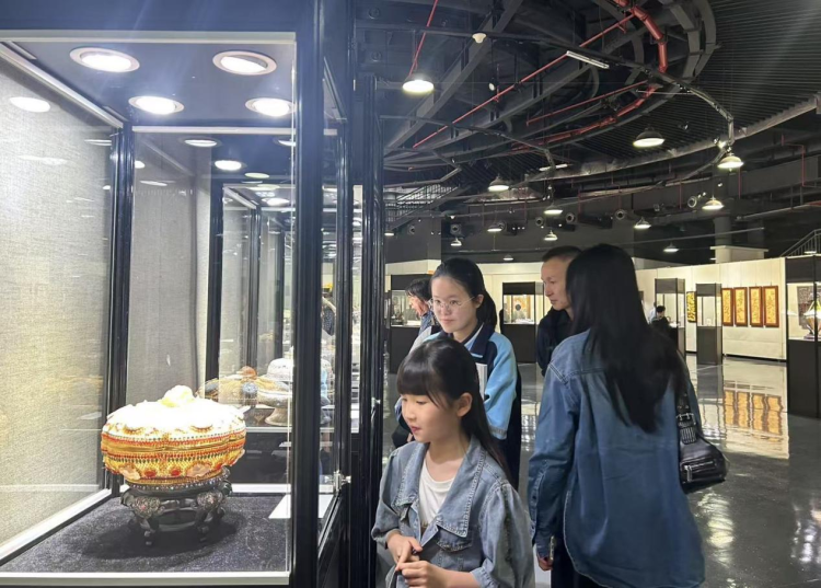 《經典傳承——歷屆中國工藝美術大師作品回巡展》昆山站開啟_fororder_圖片16