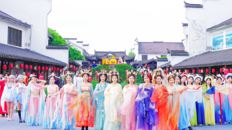 “仙女奇幻遊園會”體驗感爆棚 仙女湖“五一”首日客流創新高_fororder_圖片6