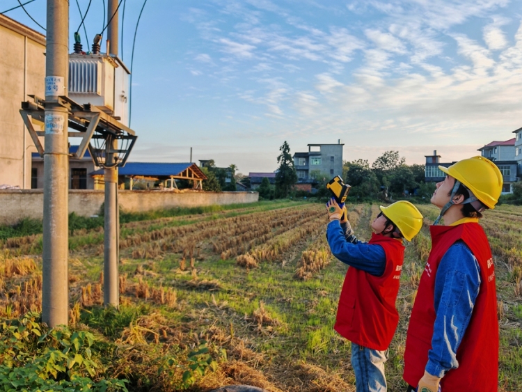 國網奉新縣供電公司:除夕夜的“約定”_fororder_微信圖片_20260218111617