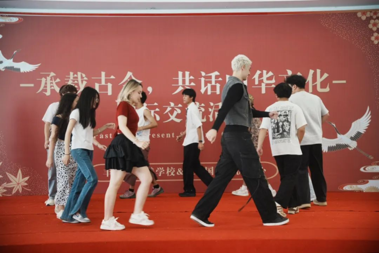 豐城市博雅學校舉行“承載古今，共話中華文化”國際交流活動_fororder_圖片9