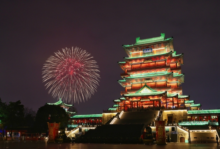 江西南昌舉辦迎春煙花秀_fororder_微信圖片_20260218111654