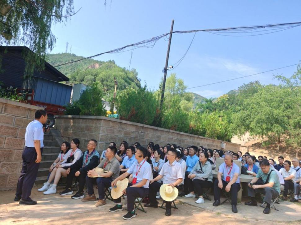 弘揚延安精神 涵養高尚師德 東華理工大學思政課教師赴延安開展暑期研修_fororder_圖片4