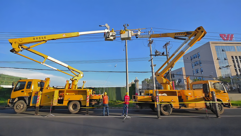 國網豐城市供電公司：帶電作業新嘗試 助企清涼度夏_fororder_微信圖片_20250703162004