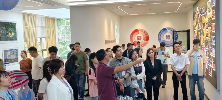 主播團探訪萬載煙花企業 見證傳統産業煥新之路_fororder_微信圖片_20250529144636