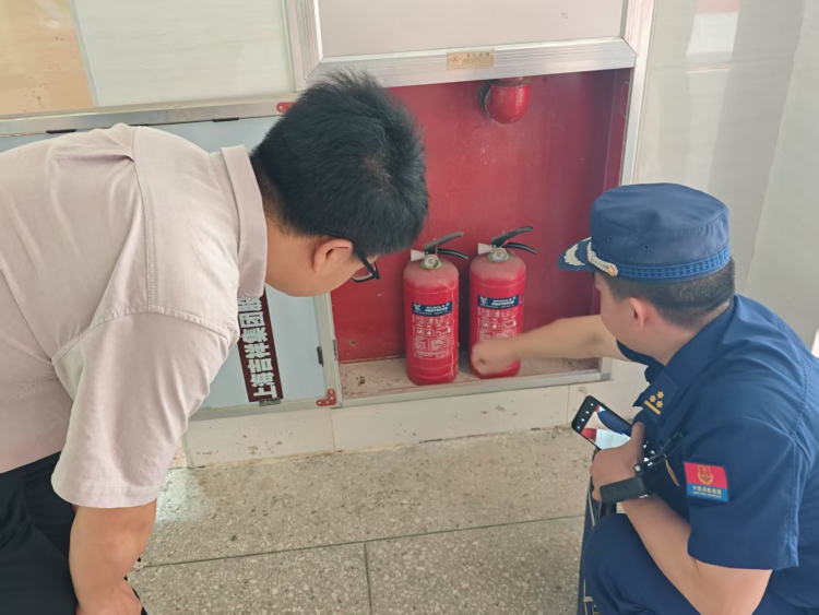贛州寧都消防深入教育場所進行消防産品專項檢查行動