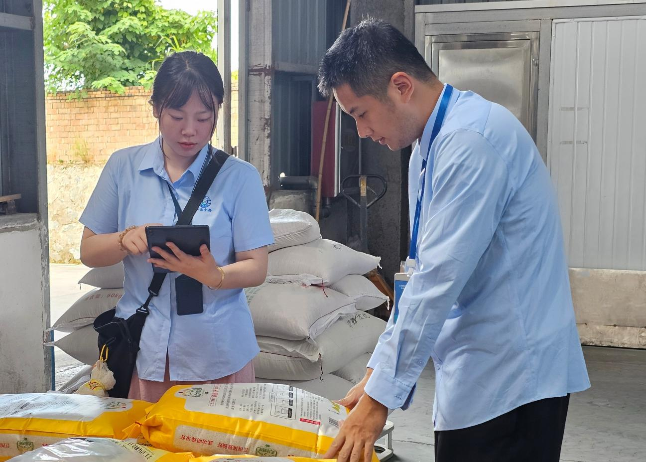 江西省檢驗檢測認證總院食檢院抽樣室：風雨無阻抽樣路 舌尖安全守護人_fororder_圖片3