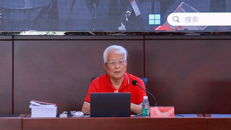 聚焦職業教育活動周：吉安職業技術學院舉辦“輝煌的電子電路行業”專題講座_fororder_微信圖片_20250512110510