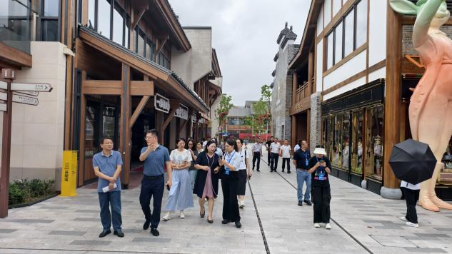 古街新生：當“信江文脈”遇見“城市潮玩”_fororder_圖片4