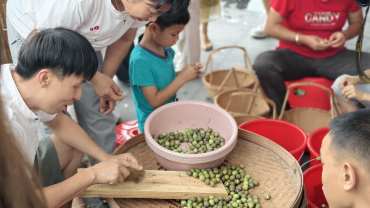 蓮鄉廣昌：千頃碧波翻作畫 一雙巧手點成金_fororder_圖片10