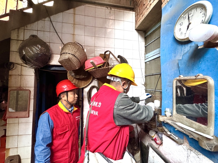 國網奉新縣供電公司：築牢用電“防護墻” 保障群眾秋冬季用上安全電