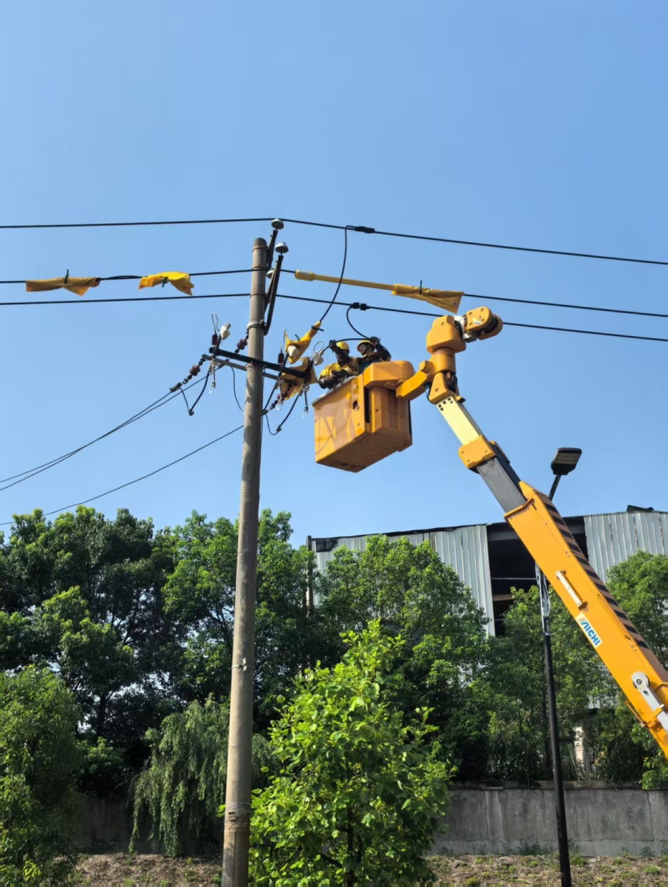 國網宜春供電公司：電力檢修“隱身”術 不停電服務新常態_fororder_微信圖片_20250717163250