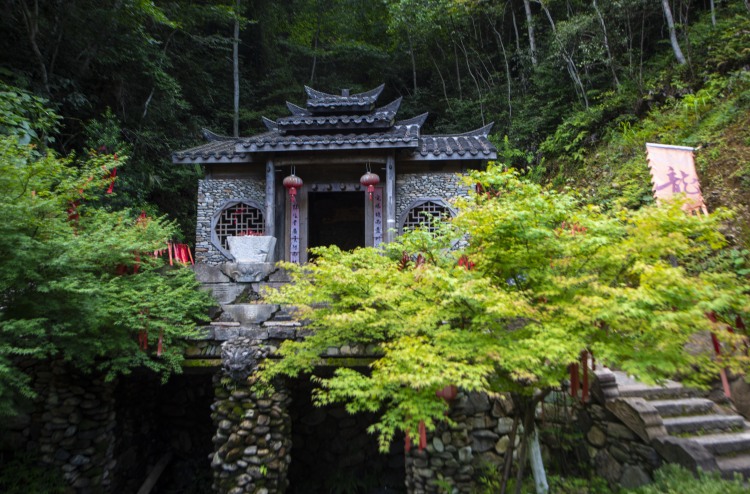 江西德興：探秘“石頭部落” 邂逅藏在山水間的世外桃源_fororder_微信圖片_20250723112022
