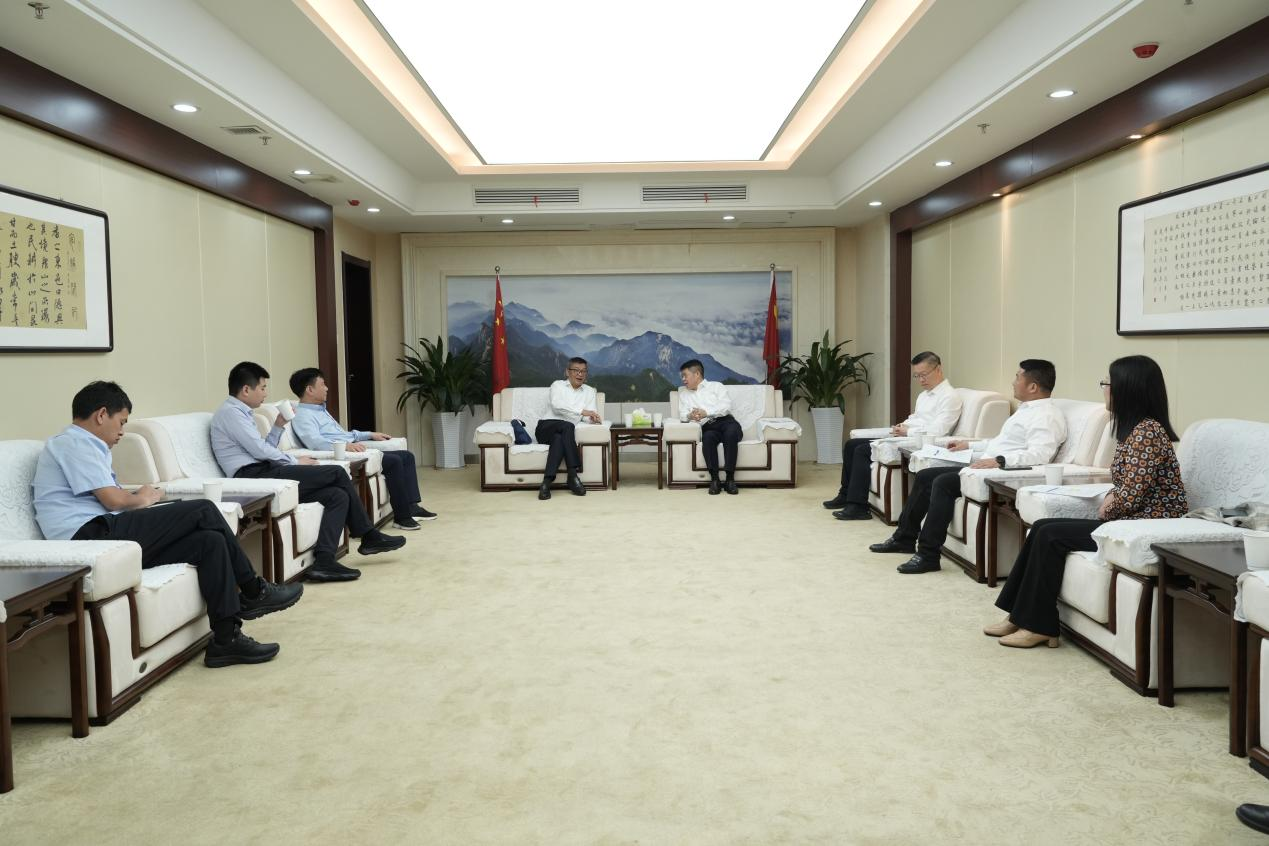 中國進出口銀行江西省分行黨委書記、行長龐淑欽與德興市委書記楊秀福展開座談_fororder_圖片8