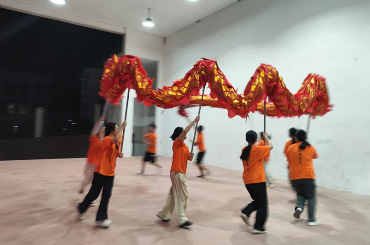 撫州幼兒師範高等專科學校三下鄉團隊沉浸式感悟非遺魅力_fororder_圖片3