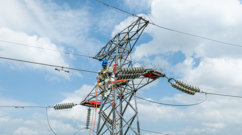 國網宜春供電公司：雲端起舞 守護電網“動脈”_fororder_微信圖片_20250725101944