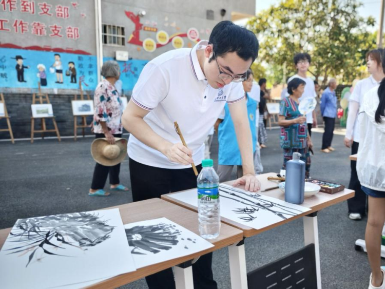 東華理工大學：美育啟航“桐坪”共振 繪就鄉村振興新圖景