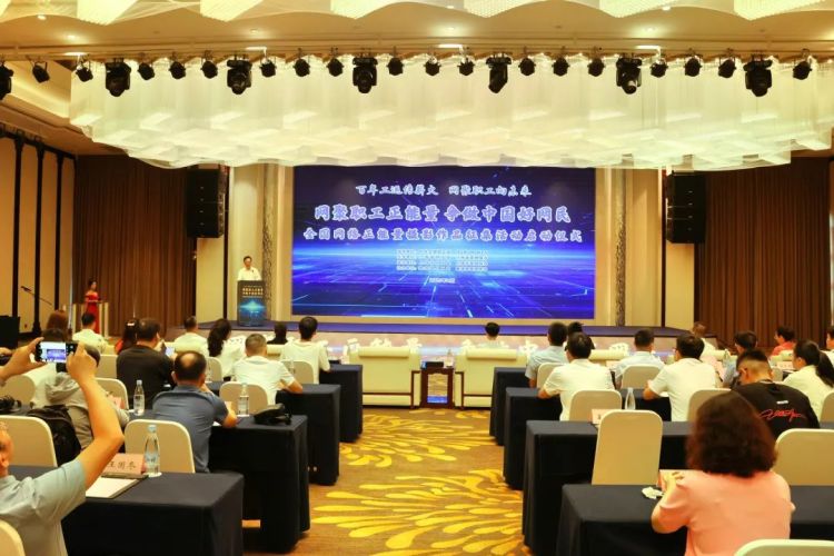 2025年全國網絡正能量攝影作品徵集采風活動在婺源舉行
