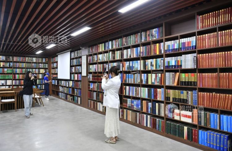 優質主播中國行江西站 走進全國最大的民辦公益圖書館