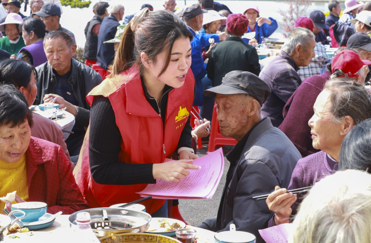 江西湖口：“鄱湖飯桌微課堂”溫暖開講