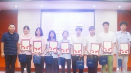 吉安職業技術學院舉行電子電路現場工程師滿坤班階段表彰暨拜師儀式