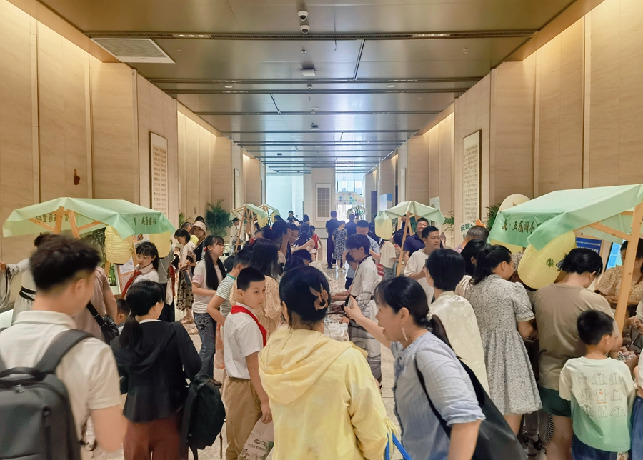 粽情端午 童夢奇遇——江西省圖書館“城市客廳喚醒計劃”童夢國潮遊園會歡樂啟幕_fororder_微信圖片_20250602161652