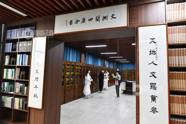 優質主播中國行江西站 走進全國最大的民辦公益圖書館