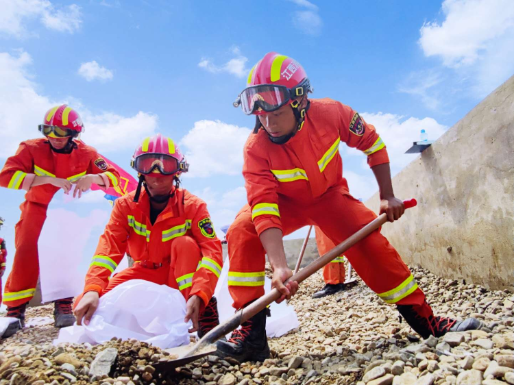 安義縣曹操山路消防救援站消防員張銘智榮獲“南昌青年五四獎章”_fororder_圖片7