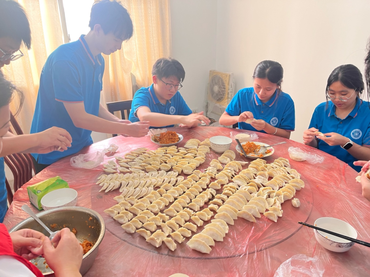 東華理工大學：青春足跡踏熱土 紅藍暖色繪新餘_fororder_圖片6