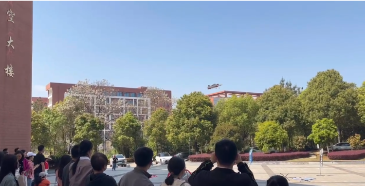探索飛行奧秘 樂享歡樂童年 江西飛行學院舉辦“六一”國際兒童節航空科普研學活動_fororder_圖片31