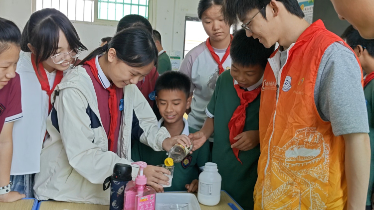 東華理工大學：核科普+跨界課堂，點亮鄉村學子的科學夢想_fororder_圖片2