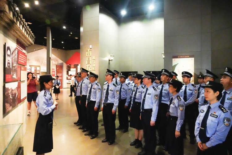 追尋足跡強信仰 警徽閃耀續榮光 “兩區一縣”法院司法警察大隊赴江西省博物館開展  迎“七一”主題活動_fororder_圖片5