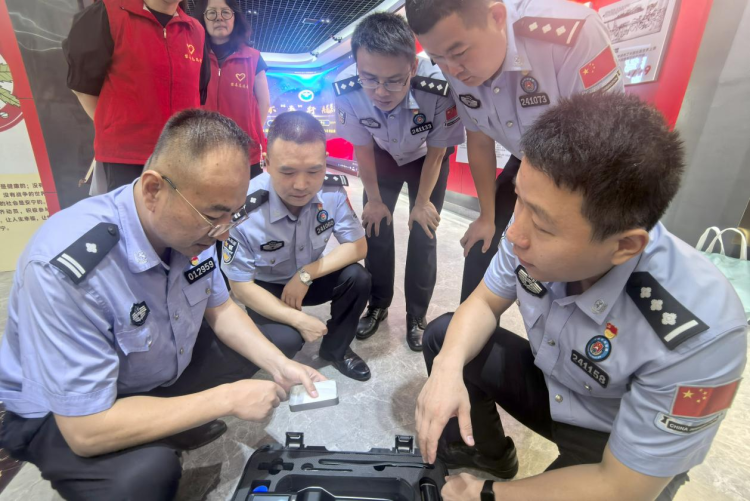 深化警企協作 共築智慧禁毒防線——南昌邊檢站與聯檢單位開展禁毒主題活動_fororder_圖片3