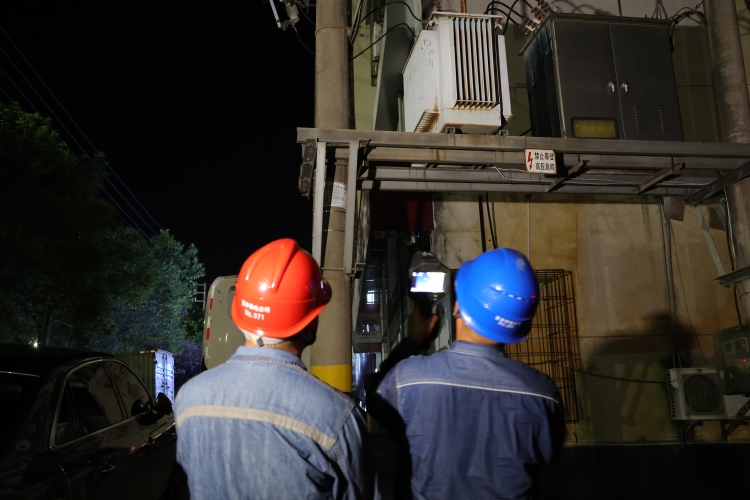 國網宜豐縣供電公司：夜幕巡線不鬆懈 迎峰度夏“電”力足_fororder_微信圖片_20250718170618