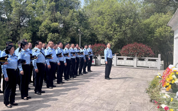 江西樂平：清明祭掃 告慰革命先烈_fororder_圖片2