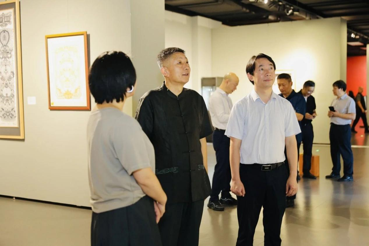 《經典傳承——歷屆中國工藝美術大師作品回巡展》亮相北京_fororder_圖片20