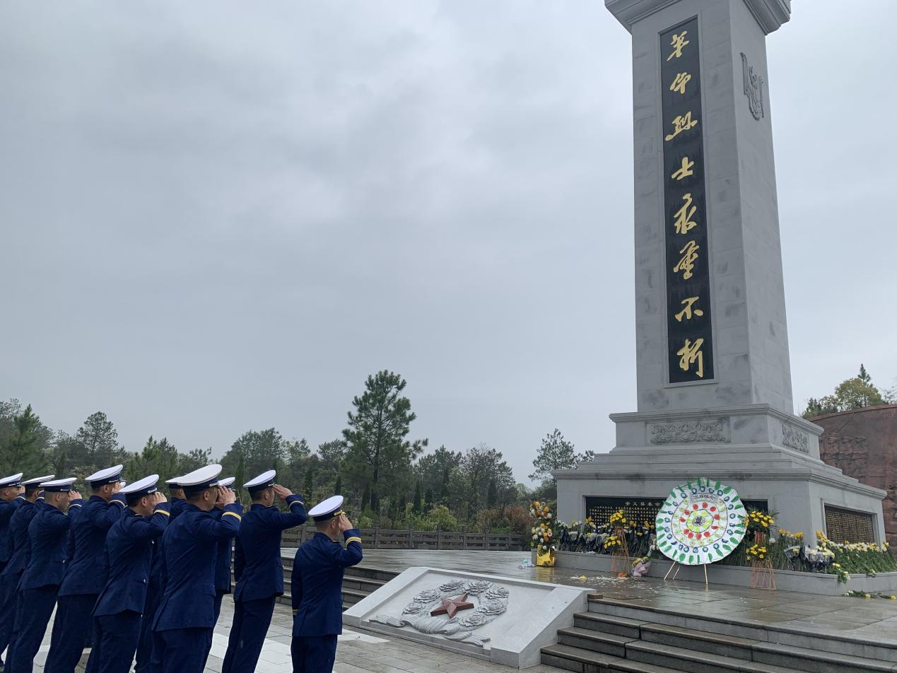 學黨史 祭英烈——南昌安義縣消防救援大隊開展清明祭掃活動_fororder_圖片5