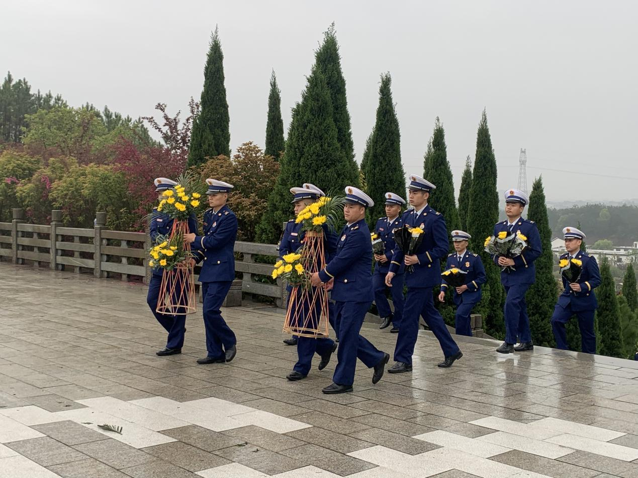 學黨史 祭英烈——南昌安義縣消防救援大隊開展清明祭掃活動_fororder_圖片4