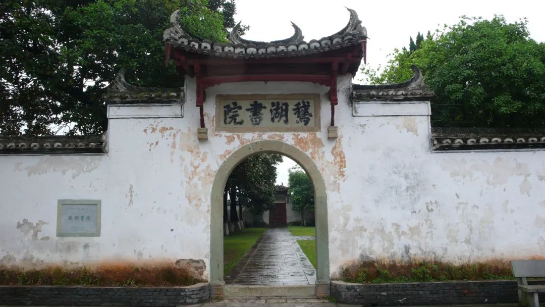 朱虹：雲上古村美如畫