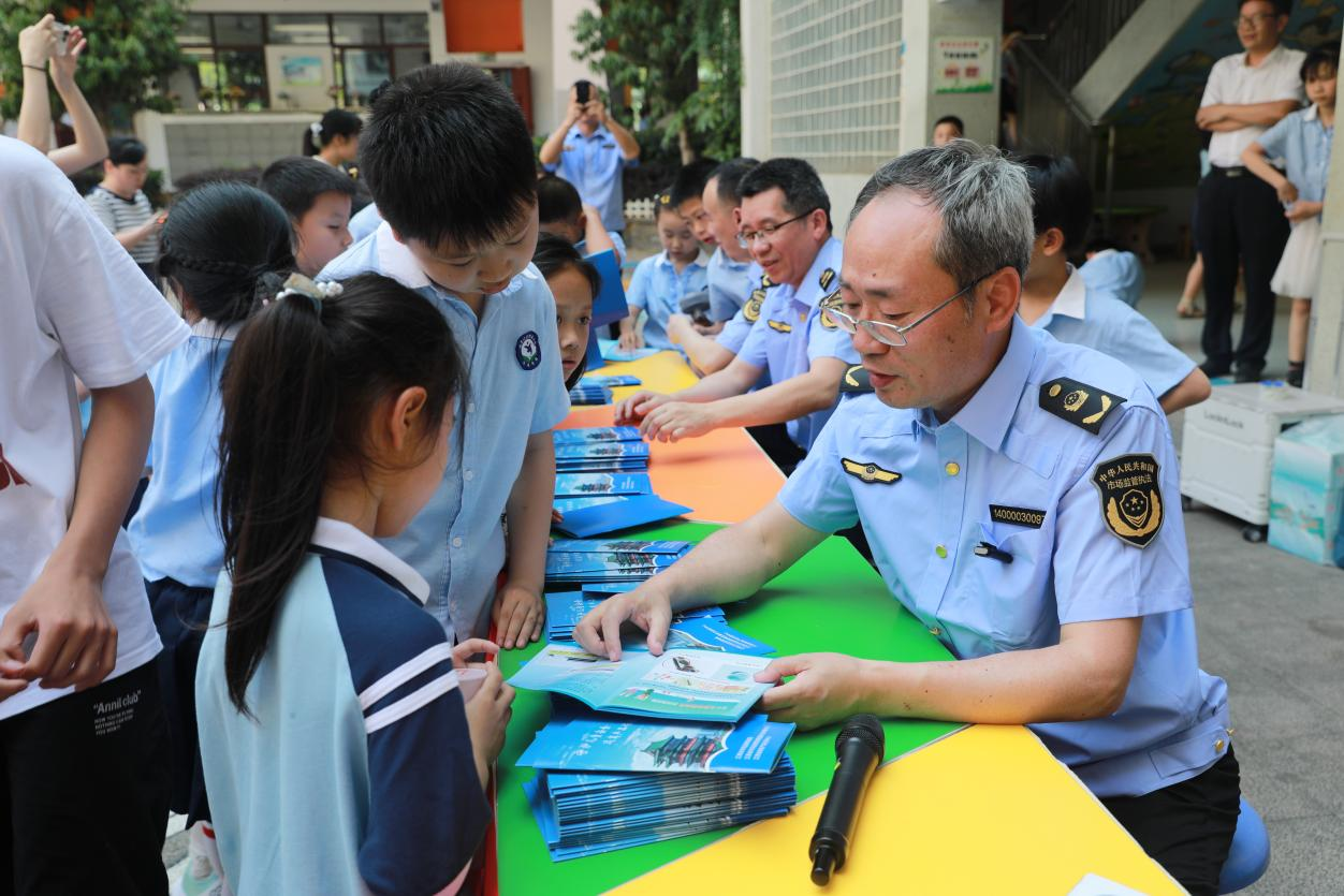 江西省市場監管局開展“守護兒童安全，遠離産品傷害——兒童用品安全行”宣傳活動_fororder_9-2