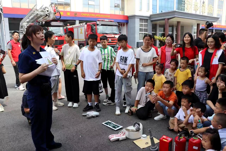 贛州市寧都縣消防救援大隊開展消防站“對外開放日”活動_fororder_51
